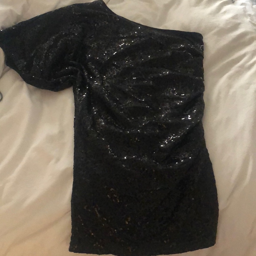 One sleeve short dress